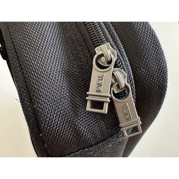 Tumi Laptop Bag Slim 15 Inch Black Ballistic Nylon Briefcase Work Travel - Picture 7 of 10